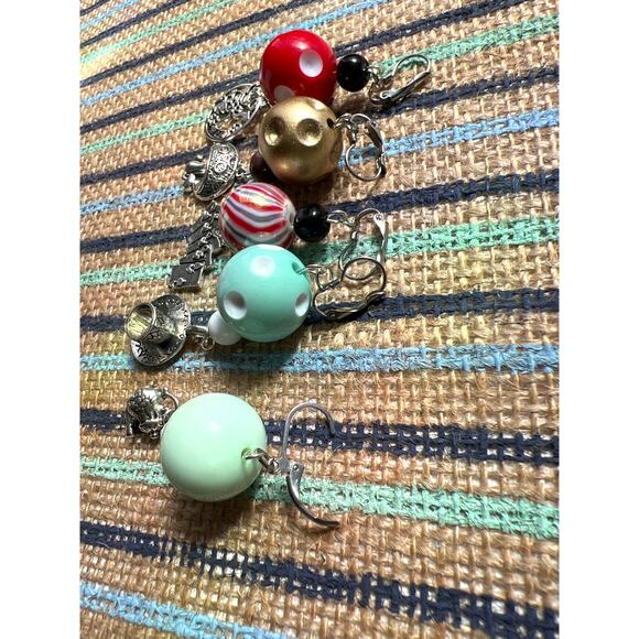 Alice in Wonderland Artisan Set of 5 Bead Dangle Stitch Marker Handmade - Picture 3 of 3